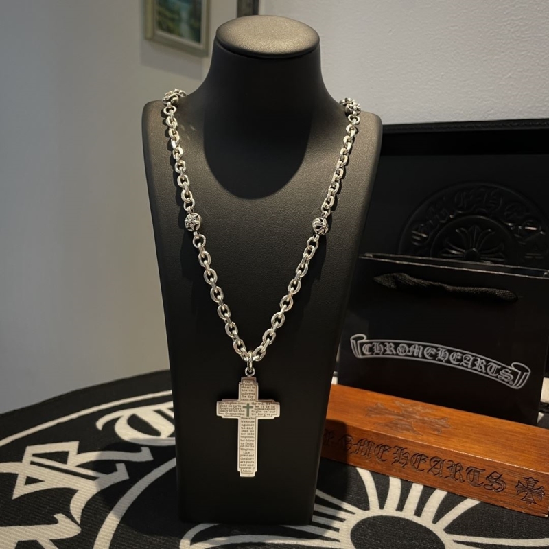 Ch**me He**ts necklaces